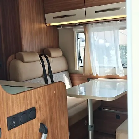 Camper Motorhome Albania Loreli Botel *