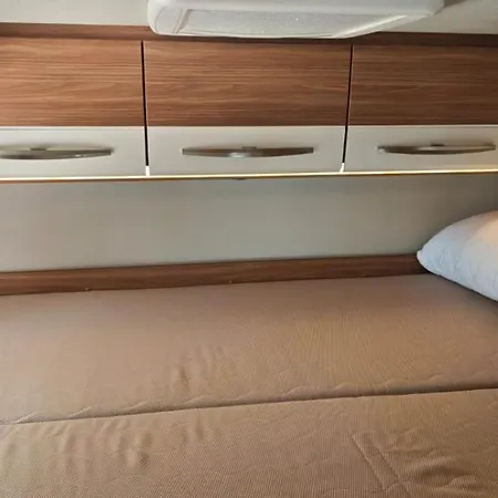 Botel Camper Motorhome Albania Loreli