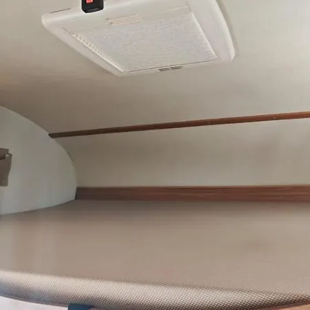 Botel Camper Motorhome Albania Loreli *